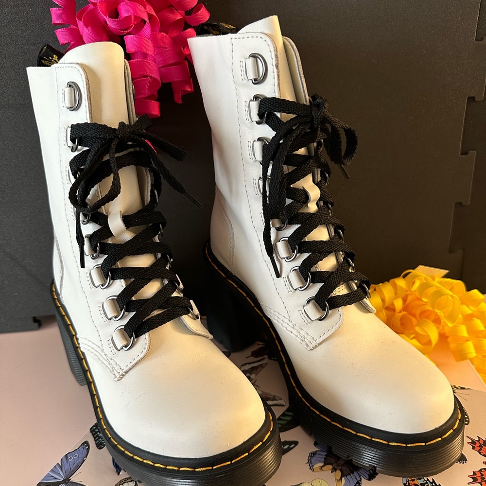 CHESNEY LEATHER FLARED HEEL LACE UP BOOTS WHITE SENDAL NWT Size 7